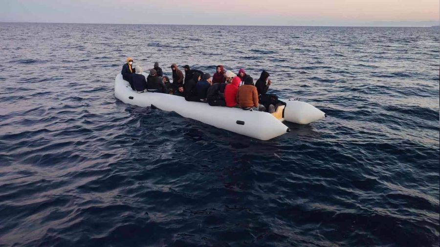 Yunanistan'ın ölüme ittiği 78 göçmen kurtarıldı