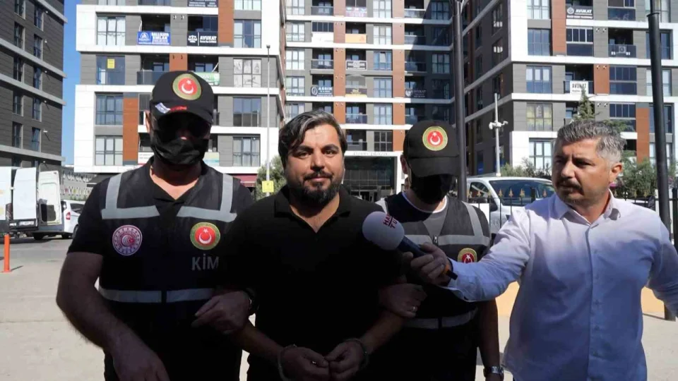 Yurt d��� ��k�� yasa�� olan Arif Kocab�y�k Bulgaristan'a ka�arken yakaland�