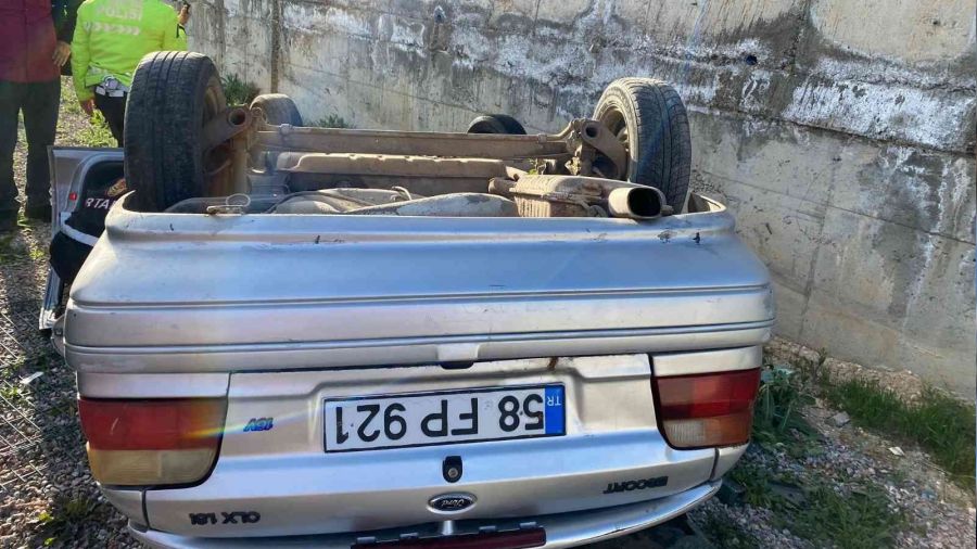15 ya��ndaki s�r�c� istinat duvar�ndan u�tu