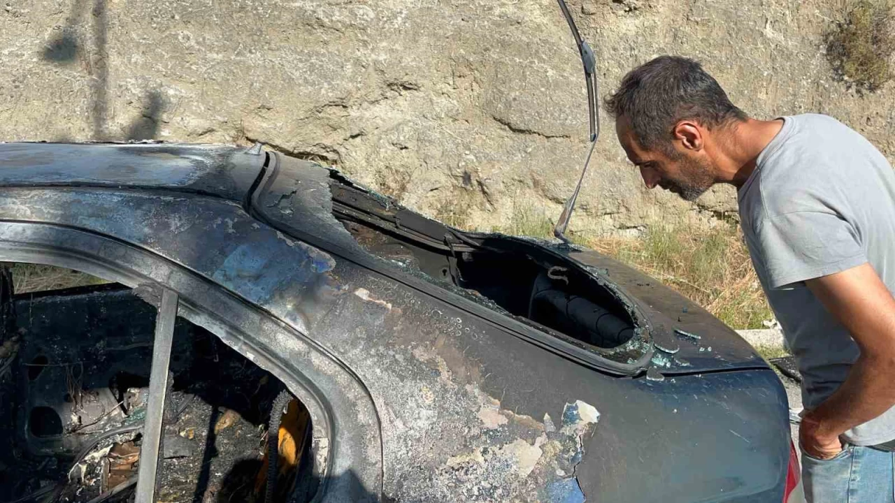 20 gün önce satın aldığı otomobil alev alev yandı