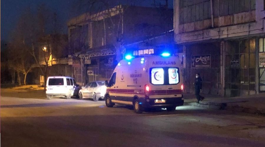 21 ya��ndaki gen� i� yerinde kendini asarak ya�am�na son verdi
