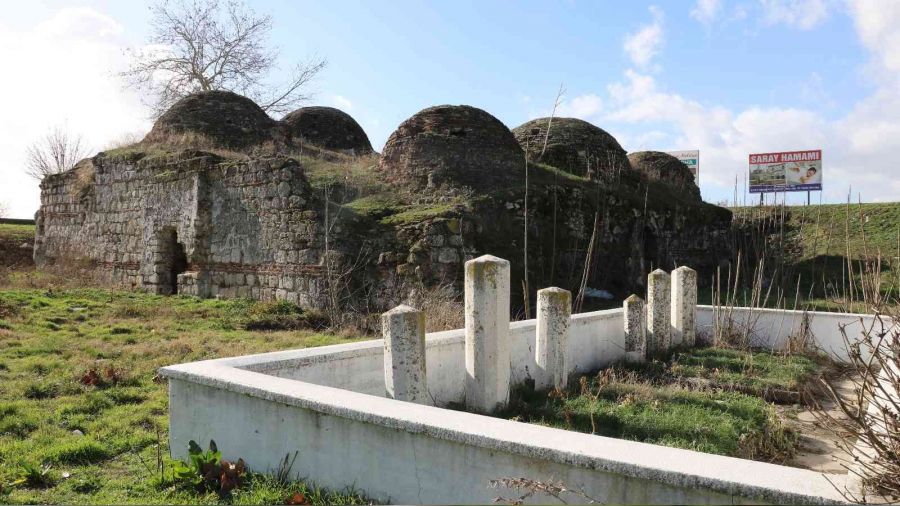 6 asırlık hamam uyuşturucu kullananların mekanı oldu