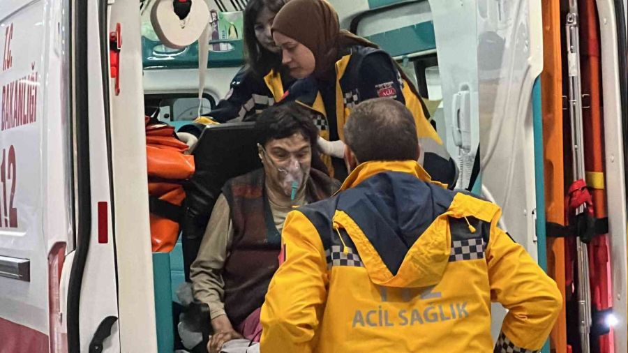 6 katlı binada yangın: 9 kişi etkilendi