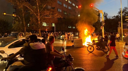 ABD İran'daki protestoların devamı için internet yaptırımlarını gevşetiyor