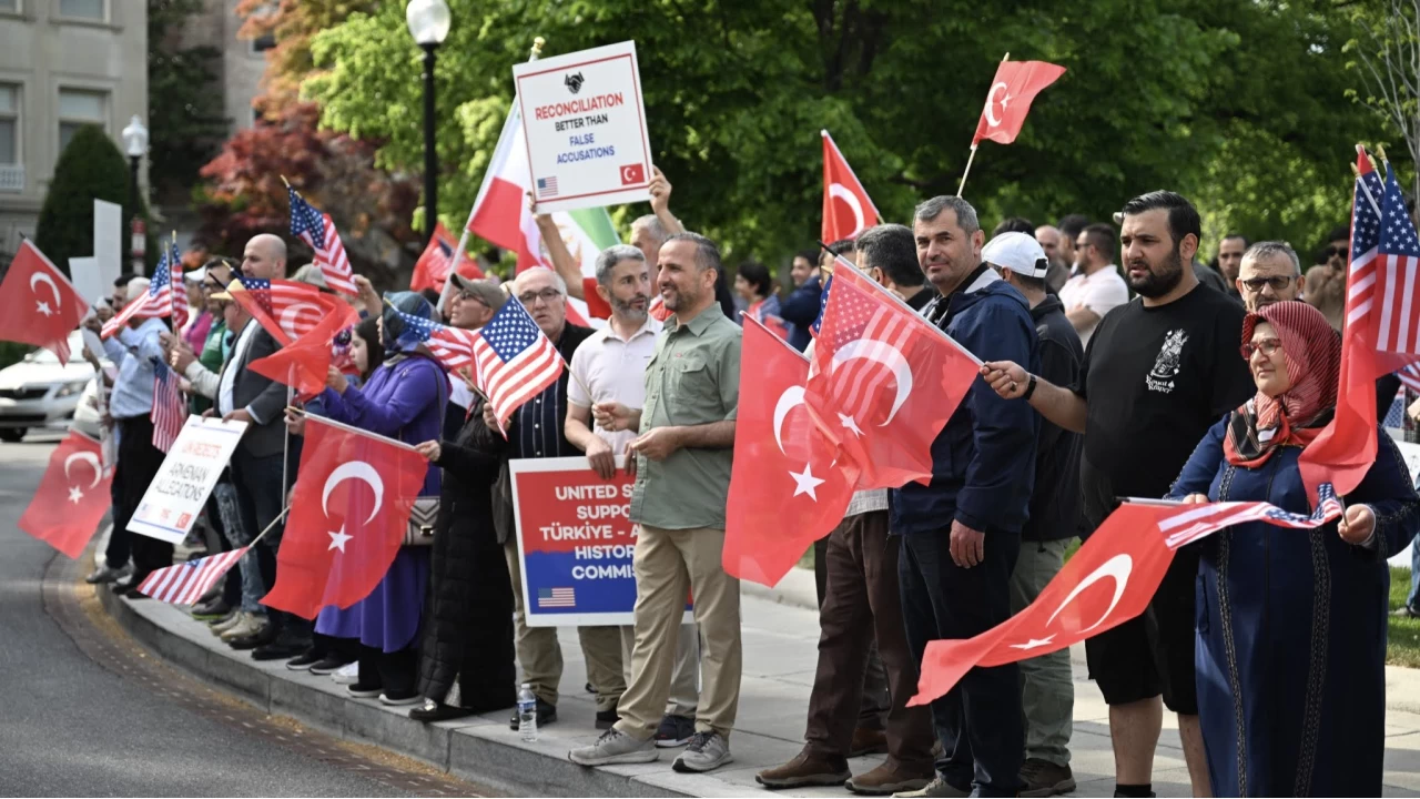 ABD'nin bakenti Washington'da, 1915 Ermeni iddialarna kar protesto dzenlendi