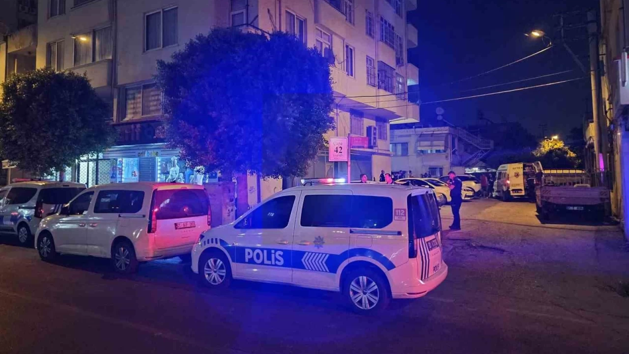 Adana'da bir ahs evinin nnde ldrld