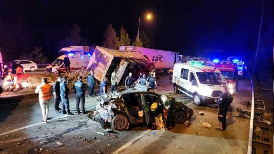 Adana'da katliam gibi kaza: 7 ölü