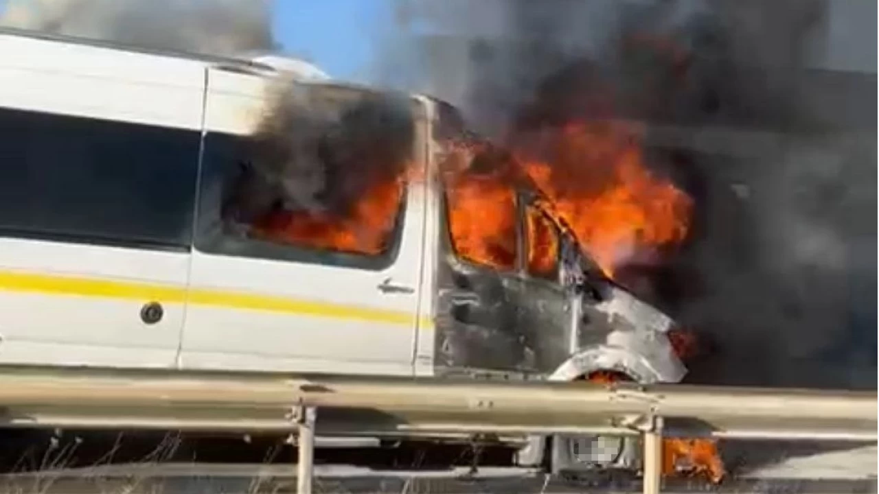 Adana'da ��renci servisi yand�