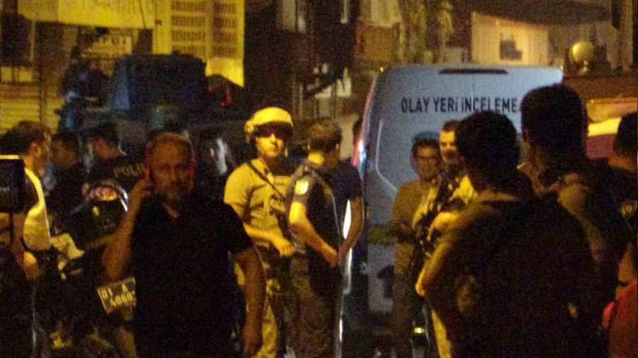 Adana'da polisi b��aklad�lar