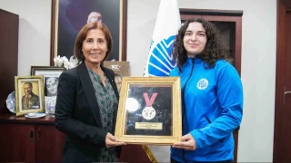 Adanalı sporcumuz halterde Avrupa'dan 3 altın madalya ile döndü