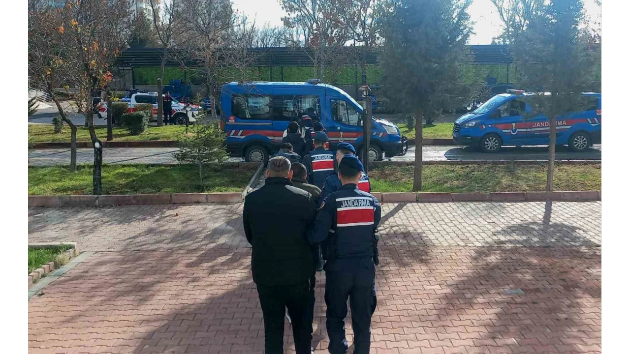 Aksaray merkezli 5 ilde dolandırıcılık operasyonu