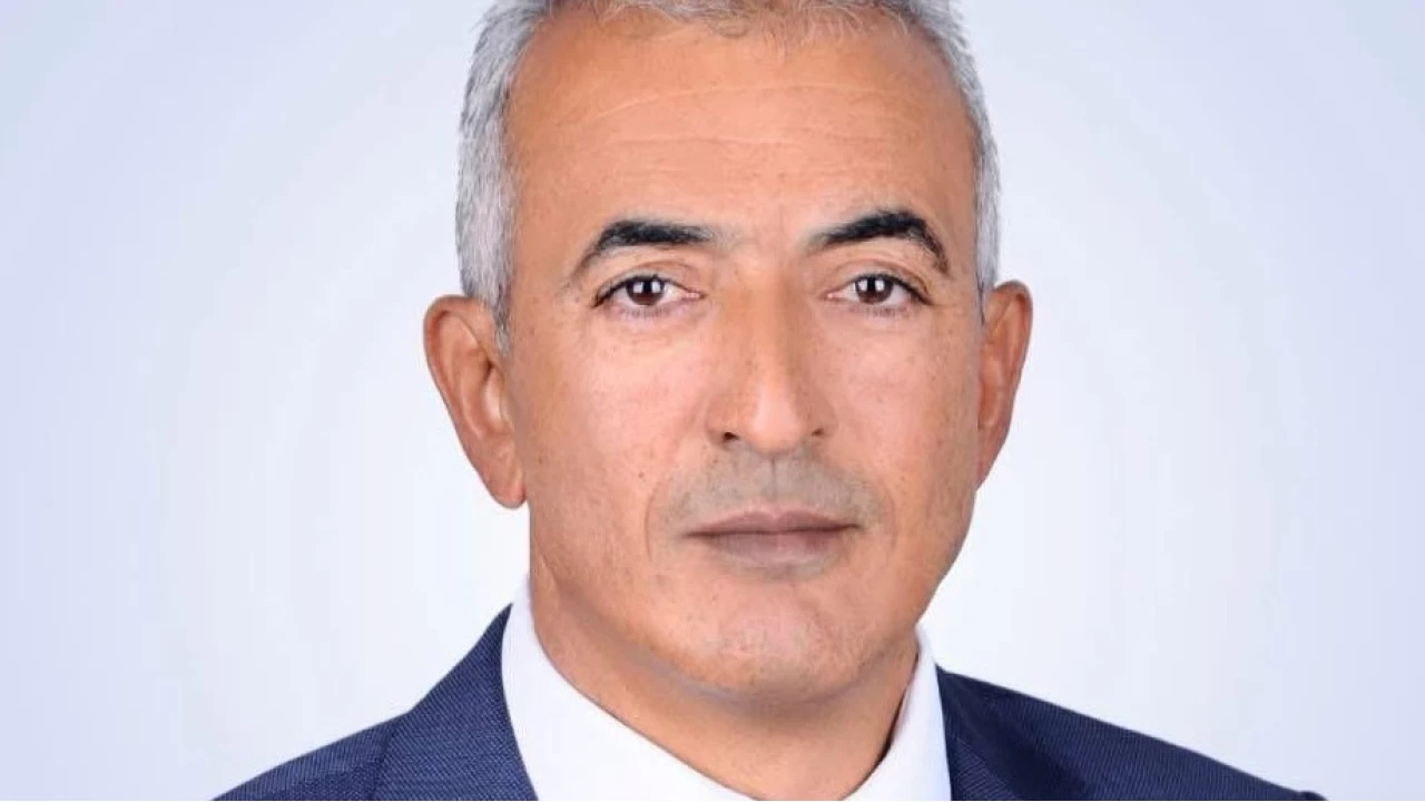 Aksu'da istifa eden CHP'li meclis yesi istifasn geri ekti