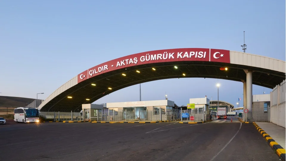 Aktaş Sınır Kapısı: Gürcistan’a geçiş için hızlı ve güvenli bir kapı