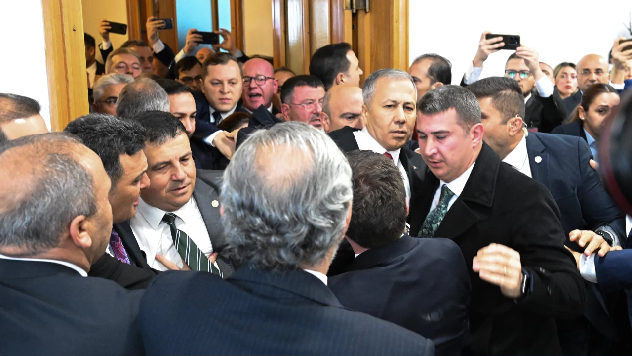 Ali Yerlikaya itiş kakışın ortasında kaldı