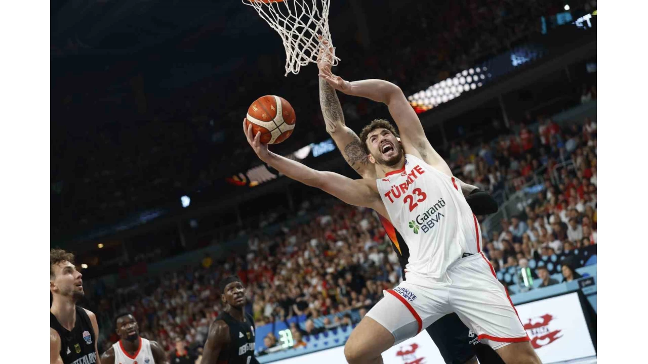 Alperen Şengün, şampiyonanın en iyi 5'ine seçildi