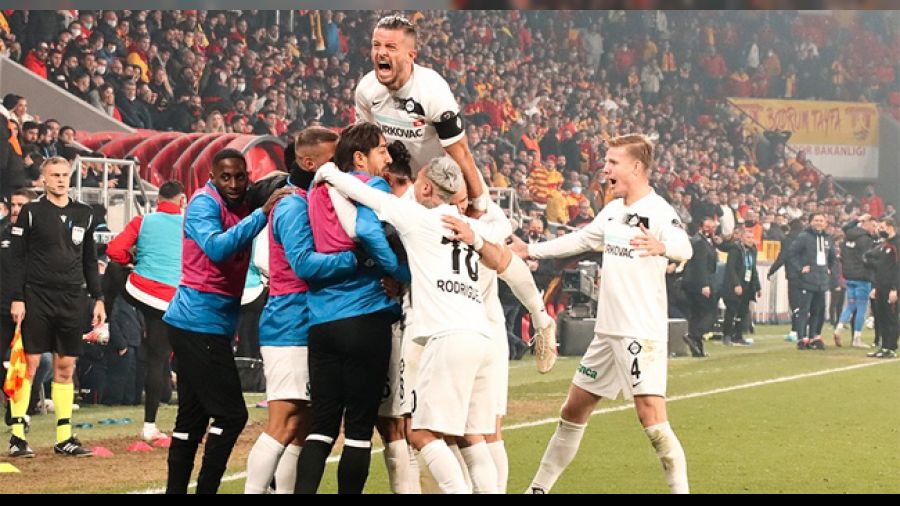 Altay sezon bitmeden dağılıyor