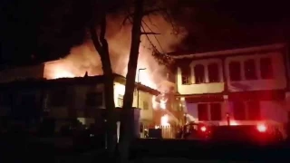 Amasya'da 100 yıllık tarihi konak yandı