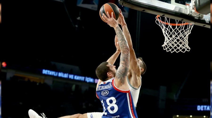 Anadolu Efes'e Yunan rakip