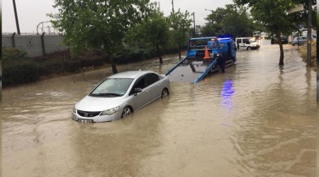 Ankara'da sağanak, sele neden oldu
