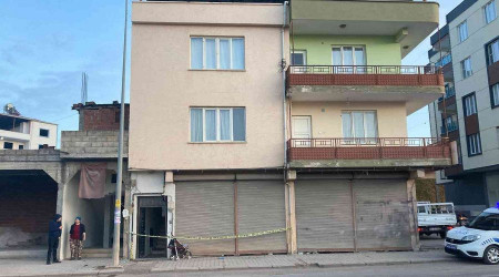 Annelerinin evde bıraktığı 3 çocuk çıkan yangında hayatını kaybetti