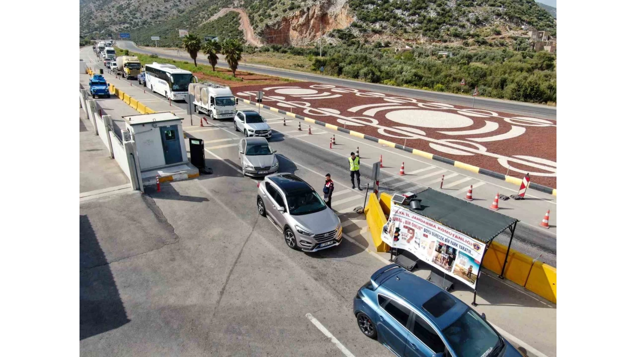 Antalya'da bayram yo�unlu�u