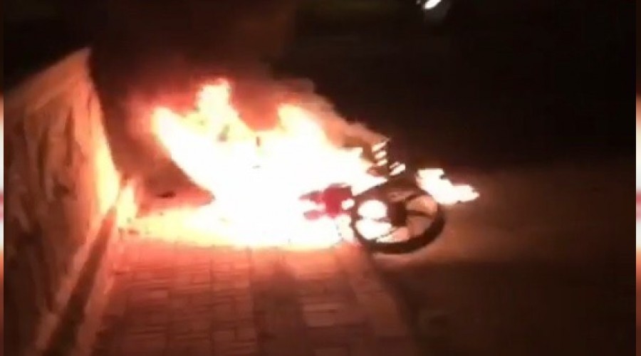 Antalya'da motosiklet alev alev yandı