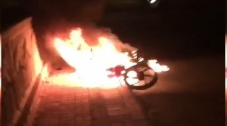 Antalya'da motosiklet alev alev yandı
