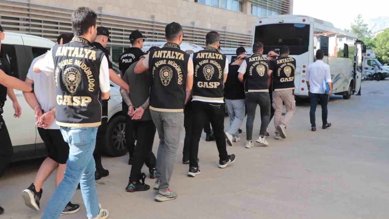 Antalya'da silahl su rgtne operasyon: 7 gzalt