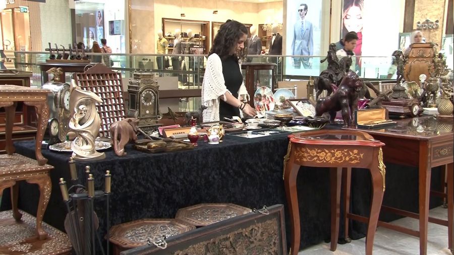 Antika severler Antika Pazar�'nda bulu�tu