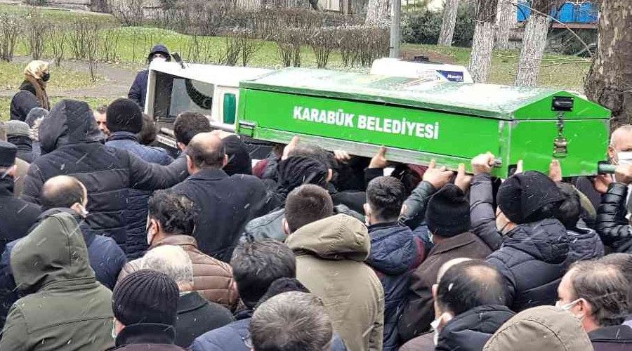 Arkadayla birlikte yaamna son veren lise rencisi son yolculuuna uurland