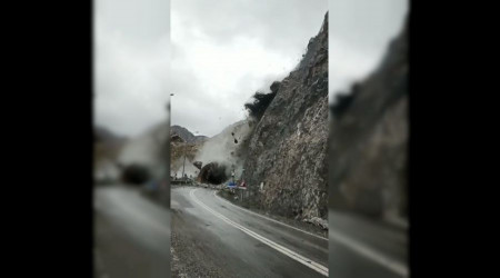 Artvin’de heyelan anı cep telefonu kamerasına böyle yansıdı