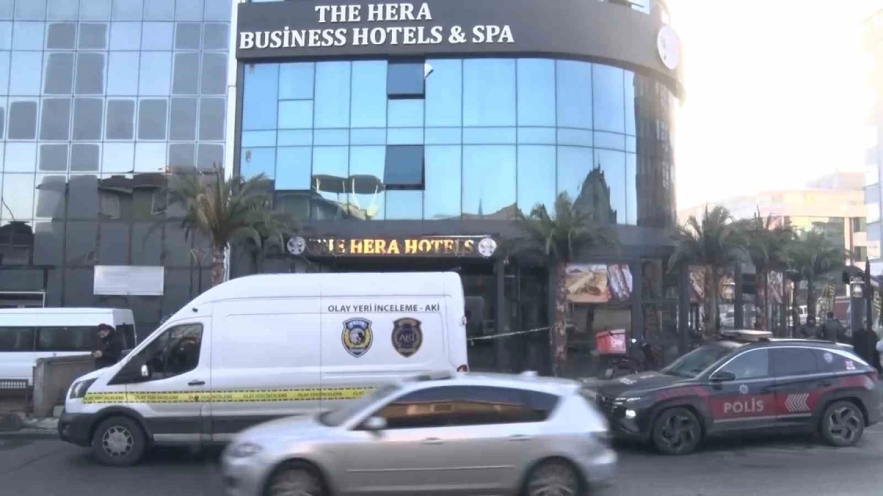 Ata�ehir'de otel yand�: 3 �l�, 2 yaral�