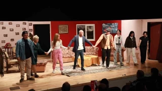 'Babam Geri Dnd' Keiren'de tiyatro severlerle bulutu