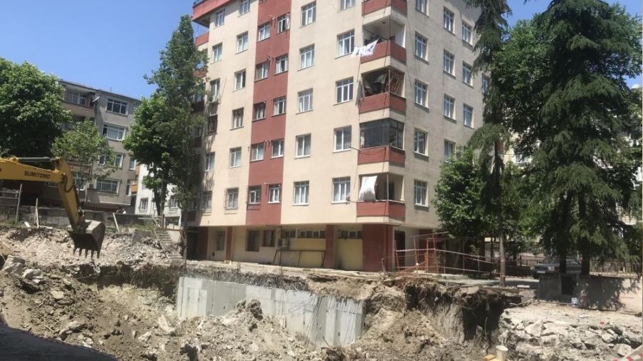 Ba�c�lar�da bir bina tahliye edildi   