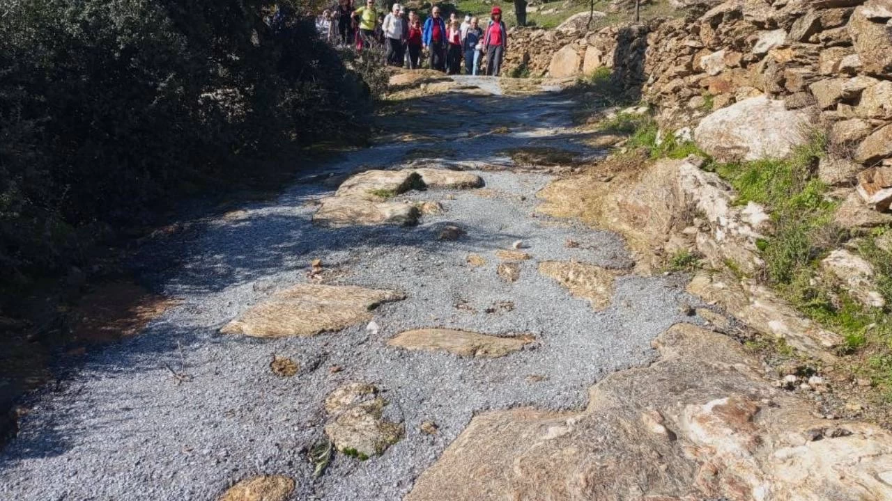Bakanl�ktan antik yola beton yama hakk�nda a��klama: �zinsiz uygulamalar kald�r�lacak
