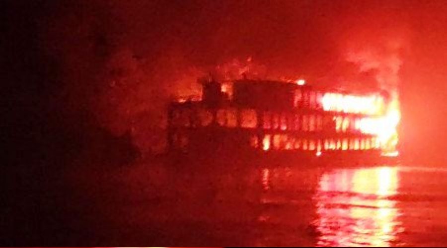 Banglade�'te yolcu gemisinde yang�n: 38 �l�