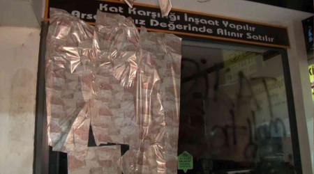 Başakşehir'de yengesini vuran zanlının dükkanını yağmalandı