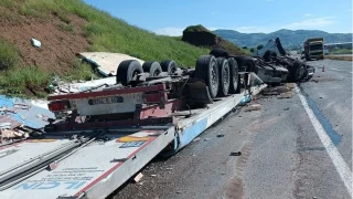 Batman'da kaza yapan t�r ortal��� sava� alan�na �evirdi