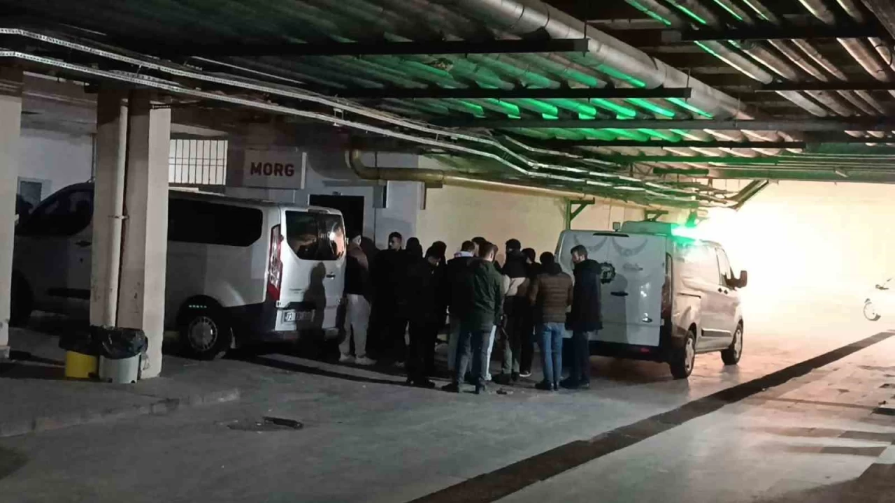 Batman'da otomobil takla att�: Baba �ld�, o�lu yaraland�