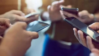 Baz cep telefonu fiyatlarna indirim yolda