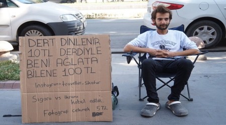 'Beni ağlatana 100 TL'