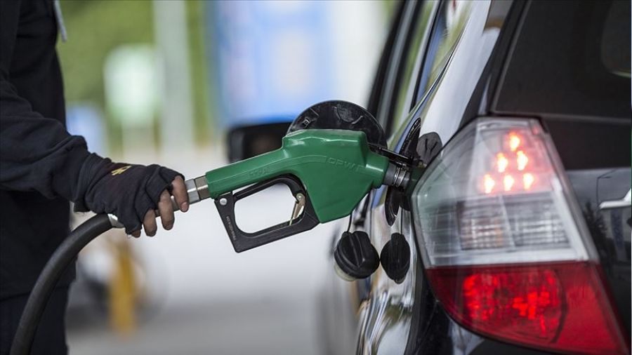 Benzine b�y�k zam geliyor