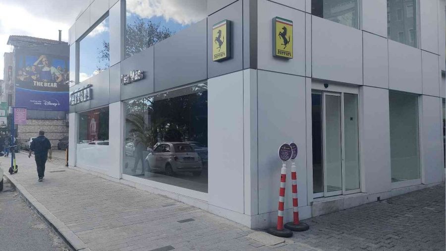 Beşiktaş'ta lüks araç galerisine silahlı saldırı