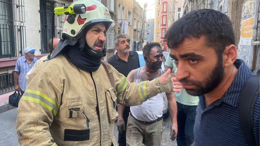 Beyoğlu'nda korkutan patlama