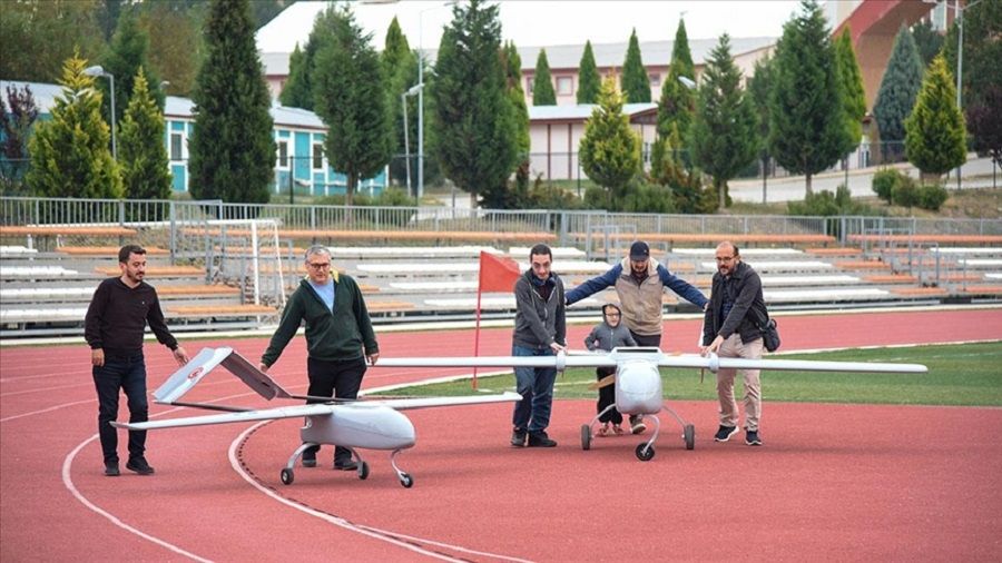 Bilecik'te akademisyenler HA motoru ve insansz uak retiyor