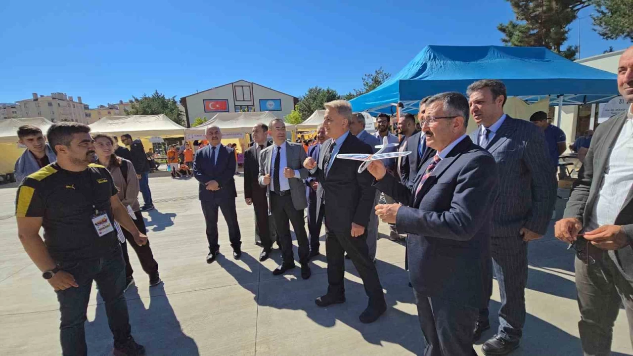 'Bilişim Şenliği' kapılarını ziyaretçilerine açtı
