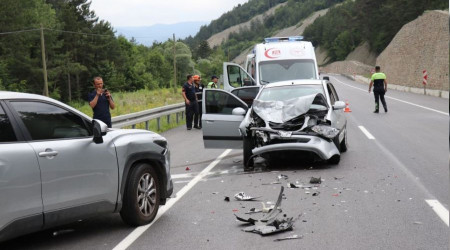 Bolu'da 'U' dönüşü kazaya sebep oldu: 3'ü çocuk 5 yaralı