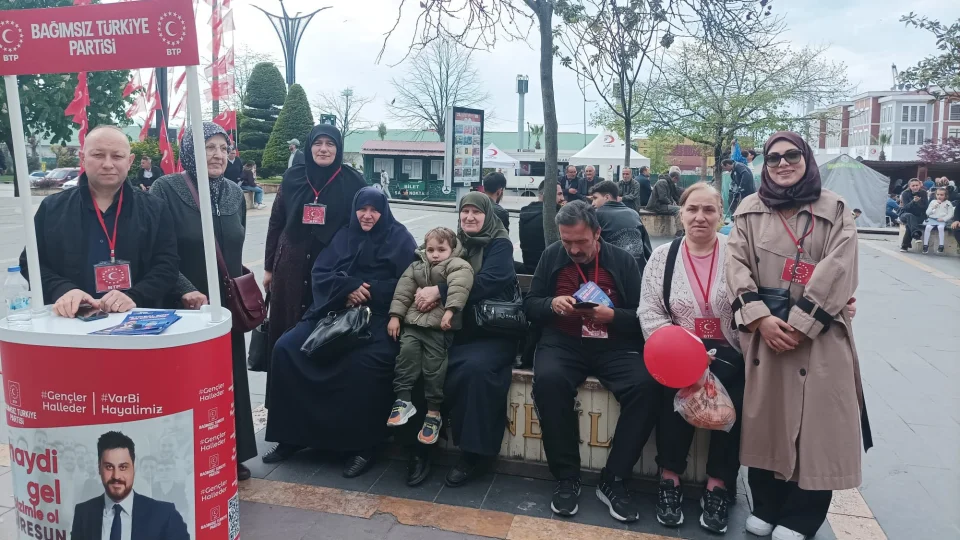 BTP Giresun Kad�n Kollar� Anneler G�n�'nde sahaya indi: G�n�llere dokundular