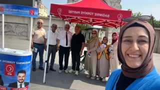 BTP Hatay �l Ba�kanl���'ndan Erzin�de yo�un mesai: Meydanda stant �al��mas� yap�ld� 