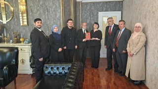 BTP heyetinden Uluslararas� �nsan Haklar� ve �ocuk Haklar� Derne�i�ne (UHDER) anlaml� ziyaret